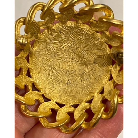 ✨Authentic Vintage GIVENCHY PARIS Logo Large Brooch Pin - Picture 6 of 11